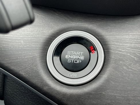 New 2025 Jeep Grand Cherokee L Limited w/ Luxury Tech Group II image 26