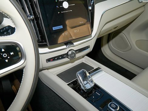 New 2026 Volvo XC60 T8 Ultra w/ Protection Package Premier image 14