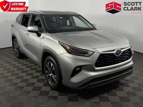 Used 2023 Toyota Highlander XLE image 1