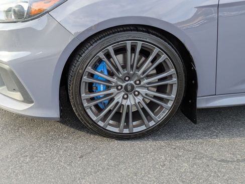 Used 2017 Ford Focus RS AWD/4WD image 11