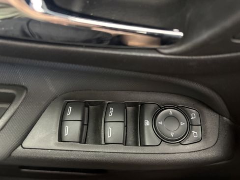 Used 2024 Chevrolet Equinox RS FWD image 12