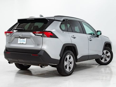 Used 2025 Toyota RAV4 XLE AWD/4WD image 29