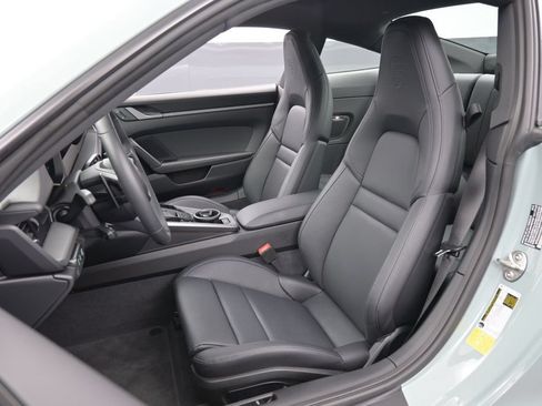 Certified 2025 Porsche 911 Carrera RWD image 5