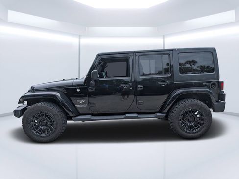 Used 2016 Jeep Wrangler Unlimited Sahara w/ Connectivity Group AWD/4WD image 6