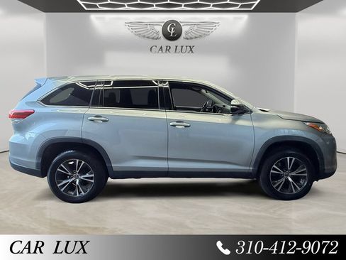 Used 2019 Toyota Highlander LE FWD image 6