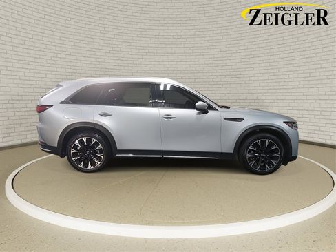 Used 2024 MAZDA CX-90 Plug-In Hybrid w/ Premium Pkg image 4