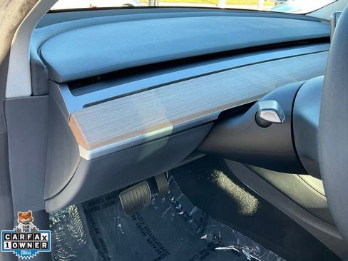 Used 2023 Tesla Model 3 Standard Range image 19