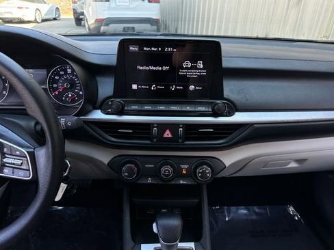 Used 2023 Kia Forte LXS w/ LXS Technology Package FWD image 18