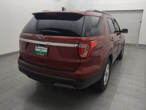 Used 2019 Ford Explorer XLT image 7