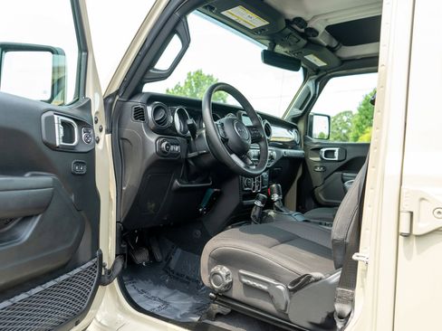 Used 2022 Jeep Wrangler Unlimited Sport AWD/4WD image 14
