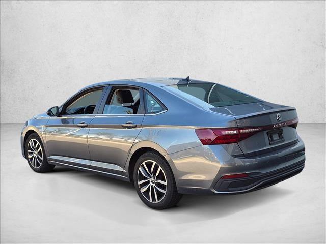 Used 2025 Volkswagen Jetta SE FWD image 6
