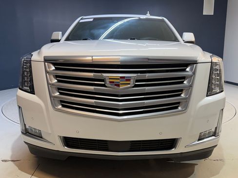 Used 2017 Cadillac Escalade Platinum AWD/4WD image 6