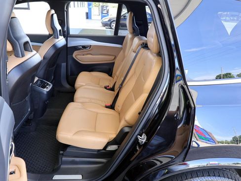 Used 2018 Volvo XC90 T5 Momentum w/ Convenience Package AWD/4WD image 21