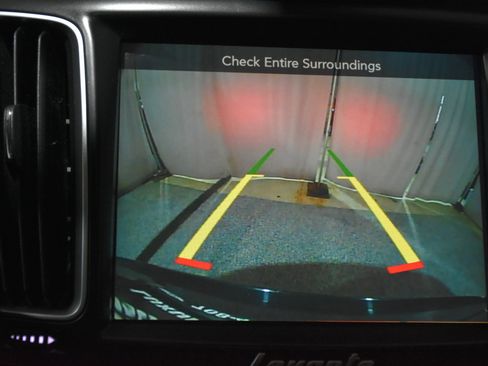 Used 2017 Maserati Levante Base image 19