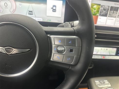 Used 2024 Genesis GV60 RWD image 28