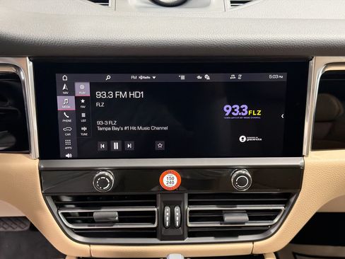 Certified 2026 Porsche Macan AWD/4WD image 31