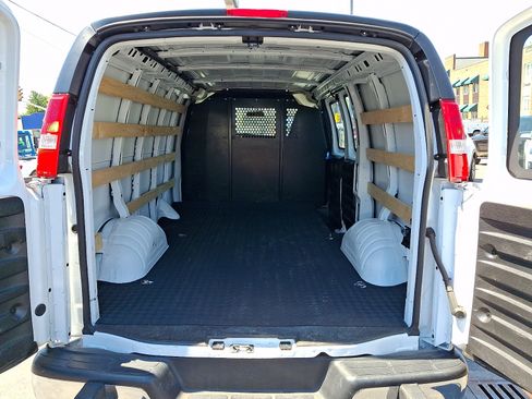 Certified 2024 Chevrolet Express 2500 w/ Driver Convenience Package RWD image 29