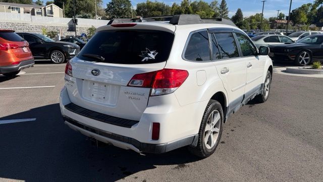Used 2013 Subaru Outback 3.6R Limited AWD/4WD image 5