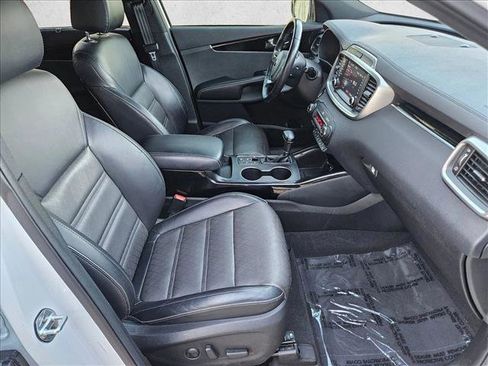 Used 2019 Kia Sorento SX image 24