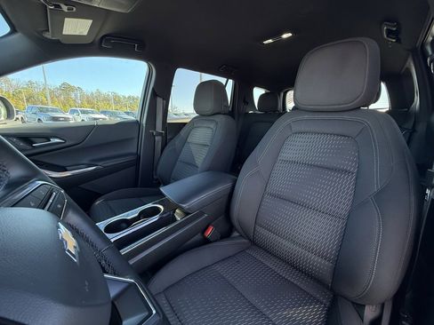 Used 2025 Chevrolet Equinox LT image 22