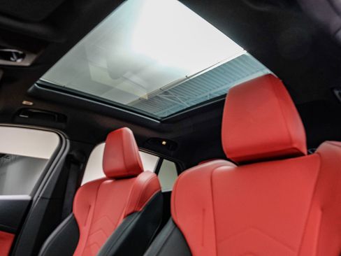 Used 2025 BMW X2 xDrive28i AWD/4WD image 5