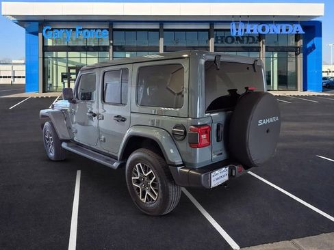 Used 2026 Jeep Wrangler Unlimited Sahara AWD/4WD image 3