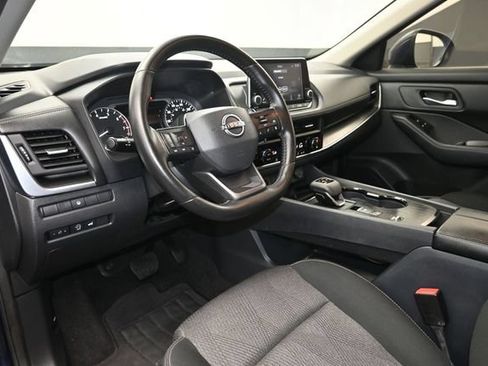 Used 2025 Nissan Rogue SV FWD image 8
