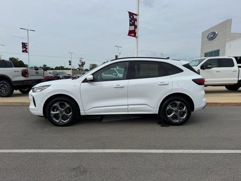 Used 2023 Ford Escape ST-Line Select w/ Class II Trailer Tow Package AWD/4WD image 5