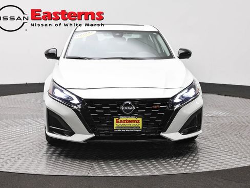 Used 2024 Nissan Altima 2.0 SR FWD image 2