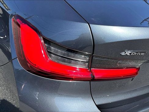 Used 2019 BMW 330i xDrive Sedan w/ Driving Assistance Package AWD/4WD image 23