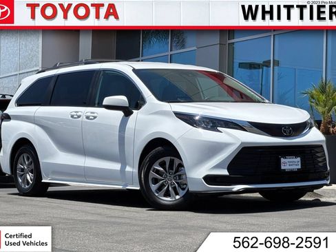 Certified 2026 Toyota Sienna LE FWD image 1