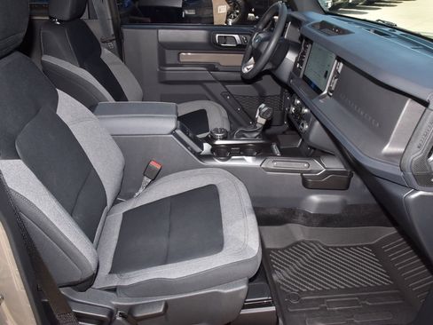 Used 2025 Ford Bronco 2-Door AWD/4WD image 18
