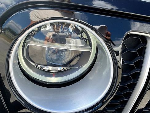 Used 2020 Jeep Gladiator Overland w/ LED Lighting Group image 37