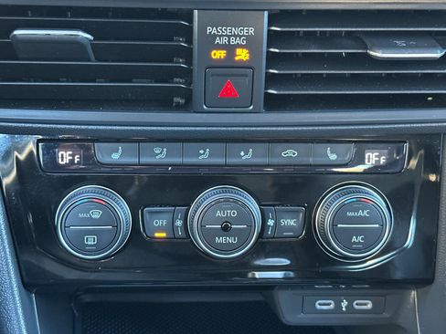 Used 2024 Volkswagen Jetta SE image 20