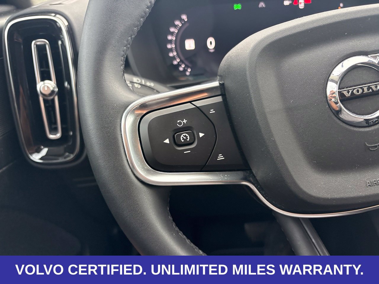 Used 2023 Volvo XC40 B5 Plus w/ Protection Package Premier AWD/4WD image 21