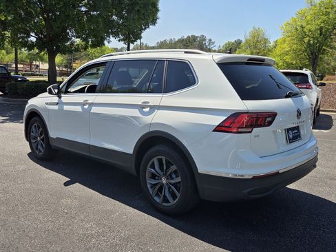 Used 2023 Volkswagen Tiguan SE image 7