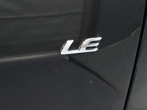 Certified 2025 Toyota Corolla Cross LE image 29