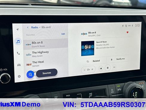 Used 2024 Toyota Grand Highlander XLE image 30