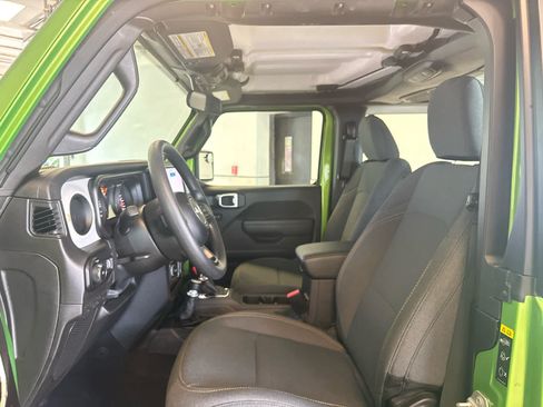 Used 2025 Jeep Wrangler Sport AWD/4WD image 11
