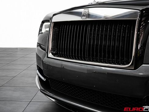 Used 2019 Rolls-Royce Dawn image 13