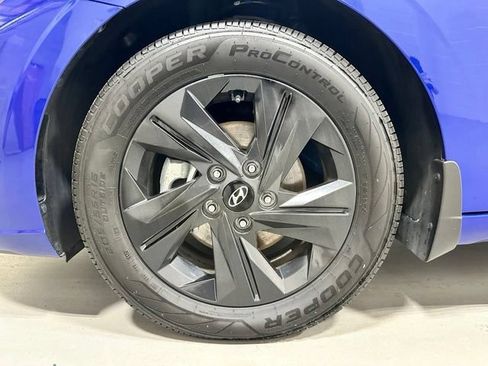Used 2023 Hyundai Elantra SEL FWD image 23
