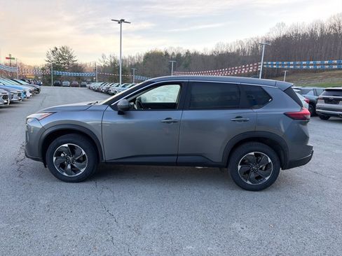 Used 2025 Nissan Rogue SV FWD image 8