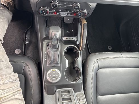 New 2025 Ford Bronco Badlands image 19