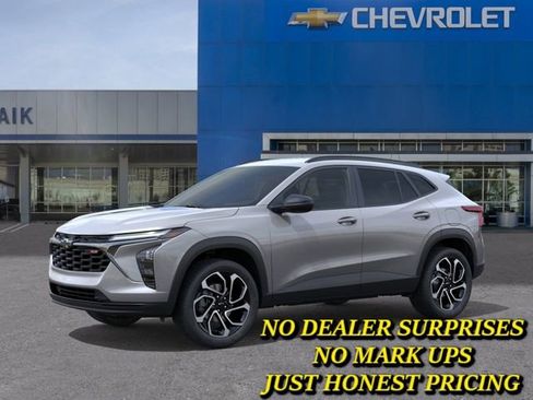 New 2026 Chevrolet Trax RS w/ Driver Confidence Package FWD image 2