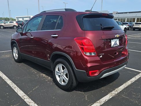 Used 2017 Chevrolet Trax LT w/ LT Convenience Package FWD image 6