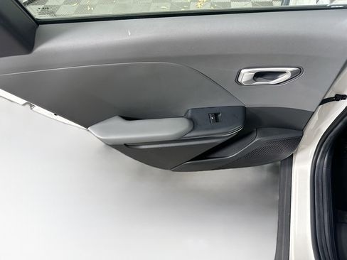 Used 2025 Kia K4 LXS image 25