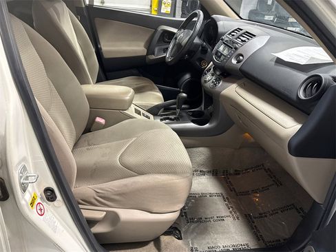 Used 2006 Toyota RAV4 Limited image 14