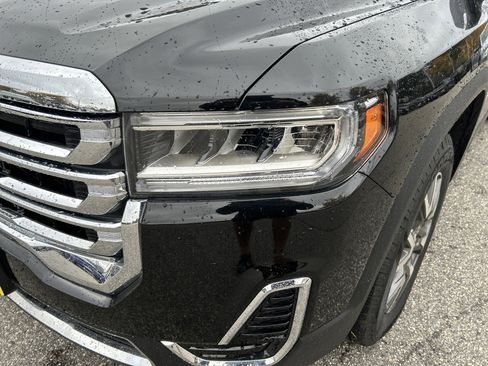 Used 2023 GMC Acadia SLE w/ Driver Convenience Package image 9