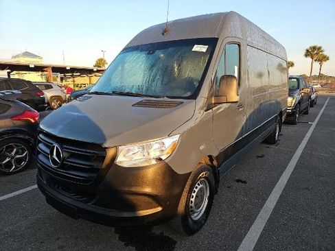 Used 2019 Mercedes-Benz Sprinter 170 image 2