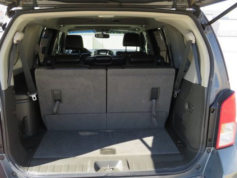 Used 2008 Nissan Pathfinder LE RWD image 10